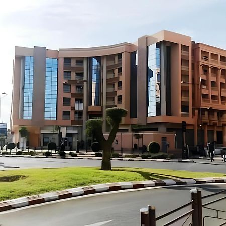 C-Appartement De Luxe Plein Centre De Gueliz Avec Piscine Parking Wifi Netflix مراكش المظهر الخارجي الصورة