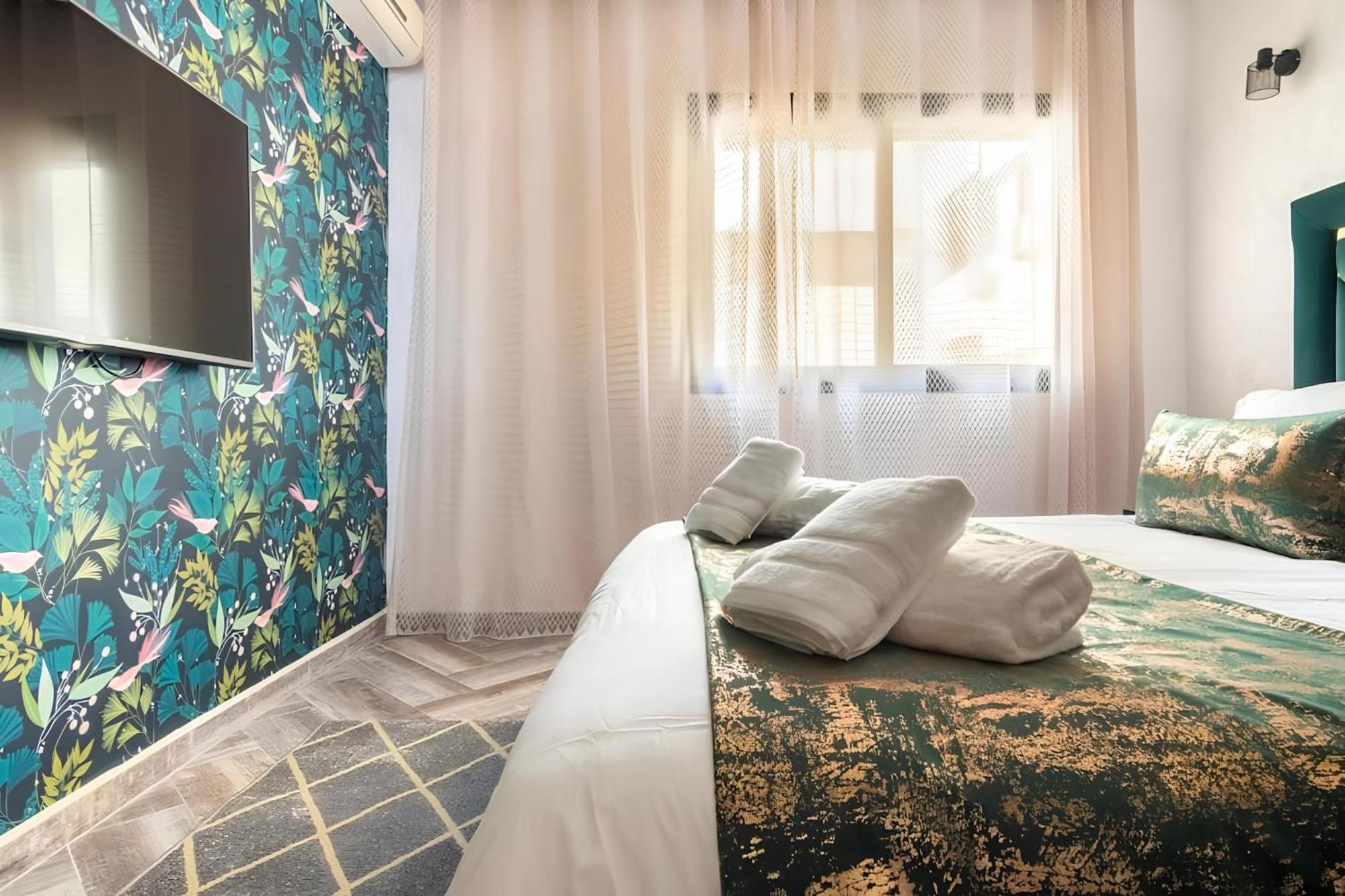 C-Appartement De Luxe Plein Centre De Gueliz Avec Piscine Parking Wifi Netflix مراكش المظهر الخارجي الصورة