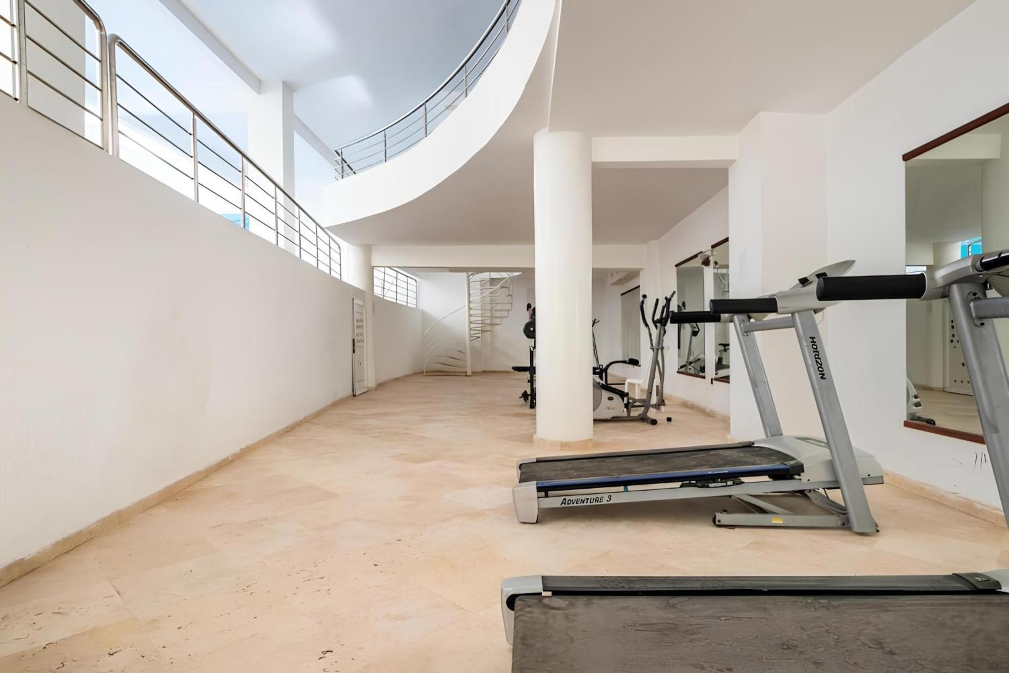 C-Appartement De Luxe Plein Centre De Gueliz Avec Piscine Parking Wifi Netflix مراكش المظهر الخارجي الصورة