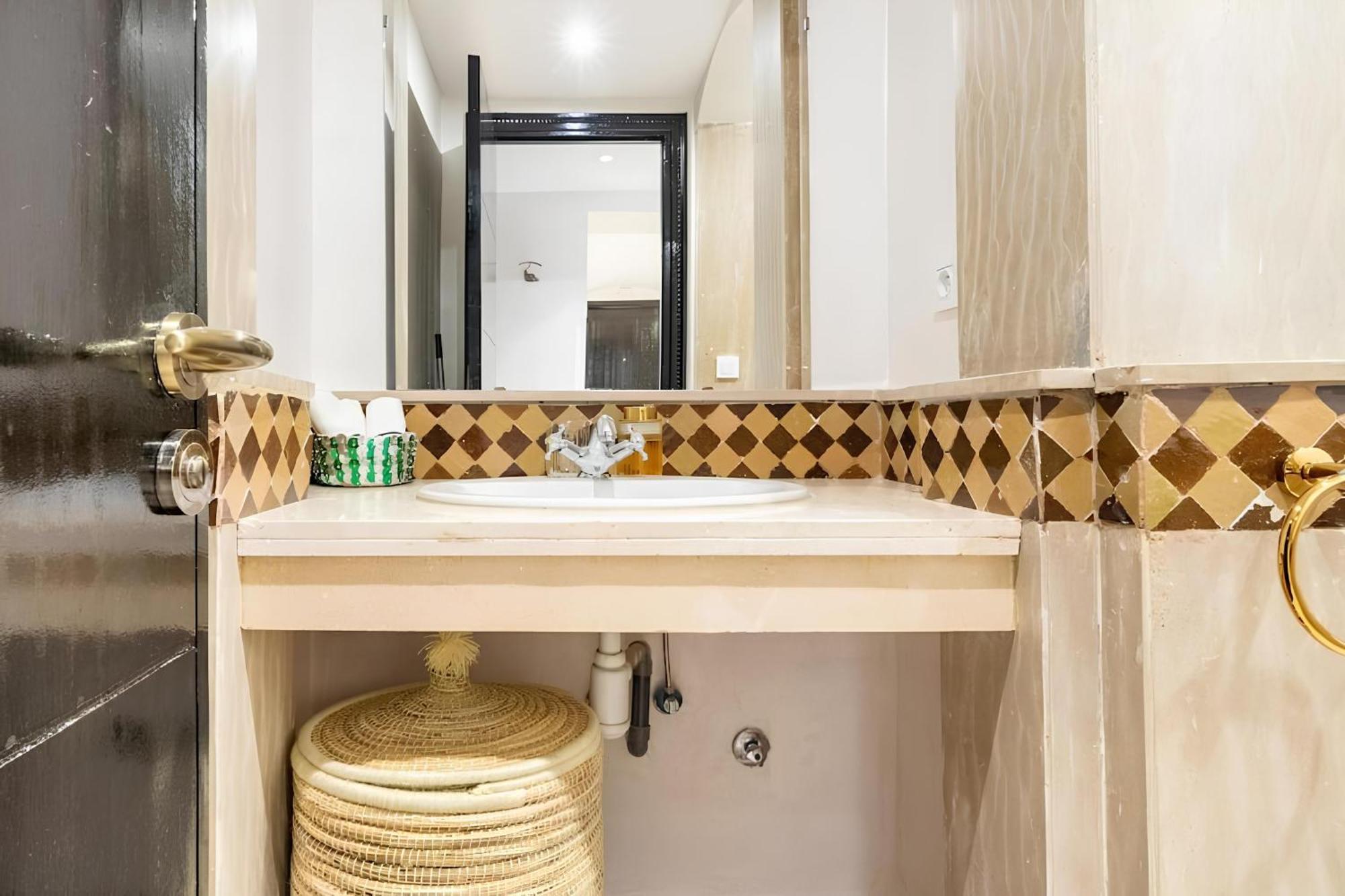 C-Appartement De Luxe Plein Centre De Gueliz Avec Piscine Parking Wifi Netflix مراكش المظهر الخارجي الصورة