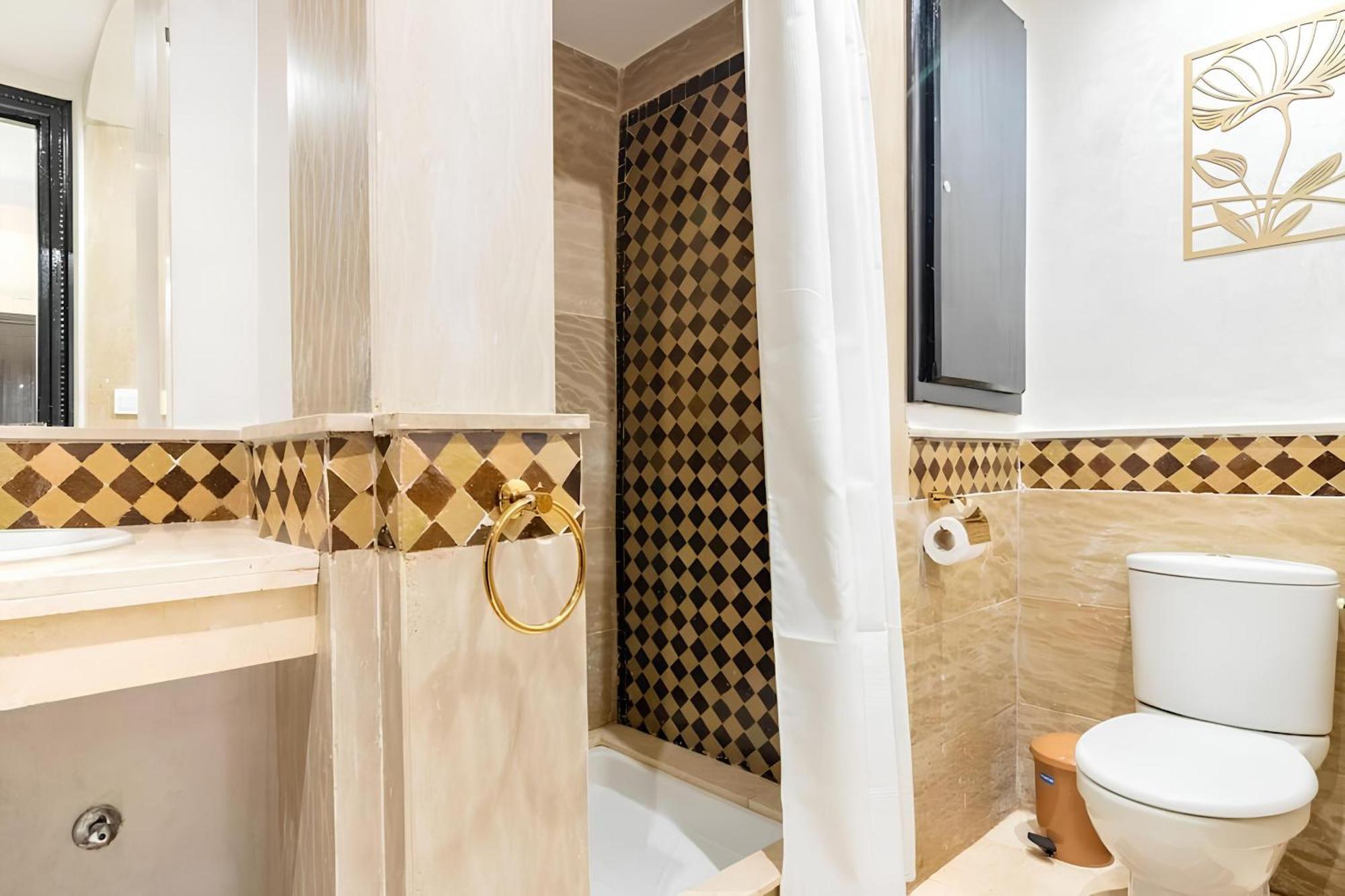 C-Appartement De Luxe Plein Centre De Gueliz Avec Piscine Parking Wifi Netflix مراكش المظهر الخارجي الصورة